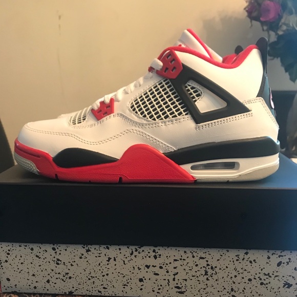 Jordan 4 Retro Fire Red (2020) Sz. 7Y - Picture 2 of 5